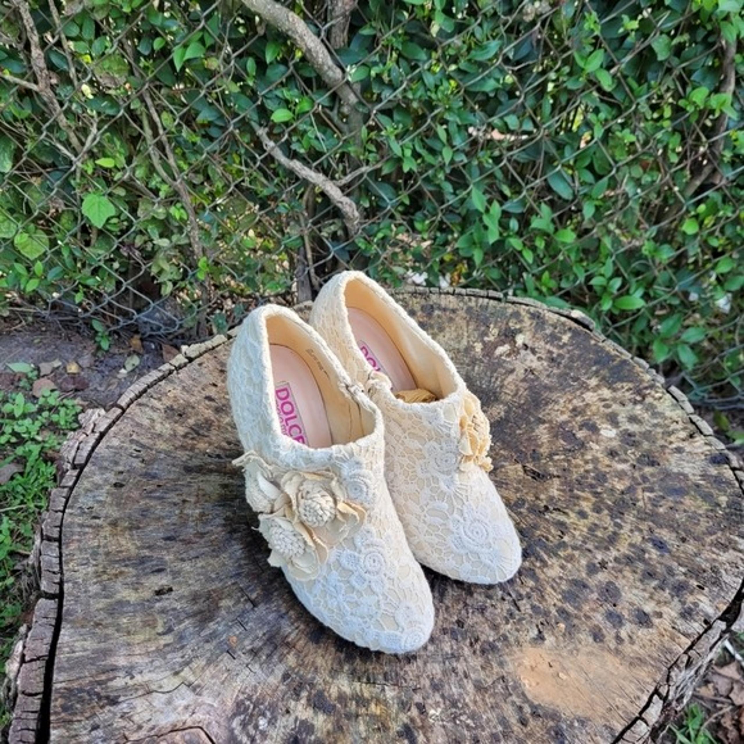 Women Lace Booties by Dolce Mojo Moxy Size 7M/Booties High Heel/Side Zipper