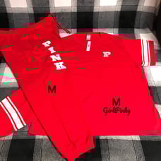 VS PINK SWEATPANTS OUTFIT & CAMPUS TEE IN BRIGHT VERMILLION & WHITE LOGO MEDIUM