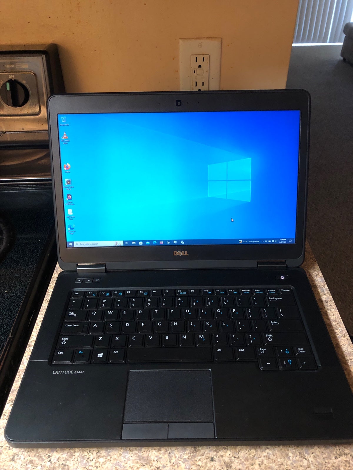 Dell Latitude Laptop 256 GB in Black