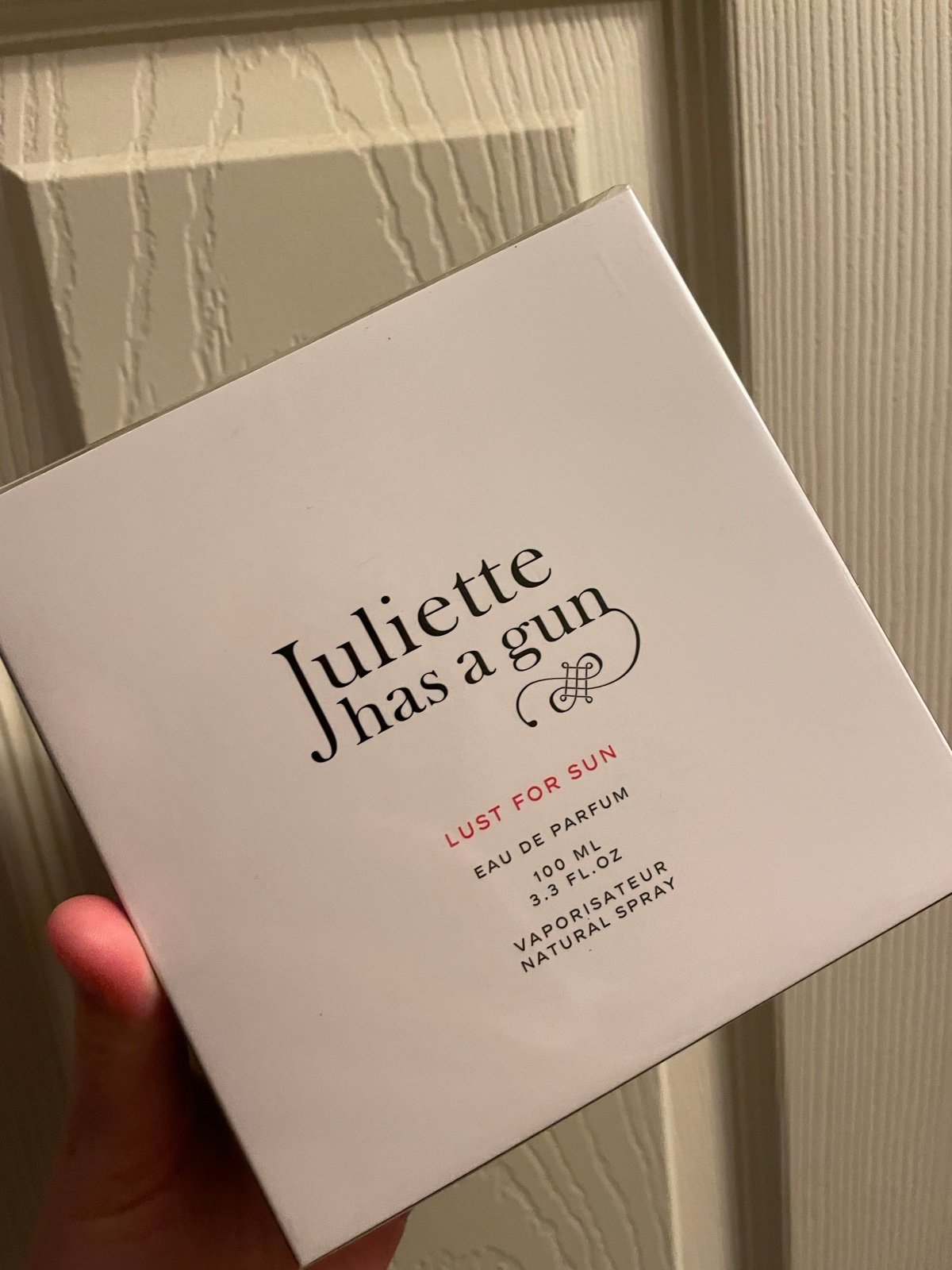 Juliette has a gun sale lust for sun