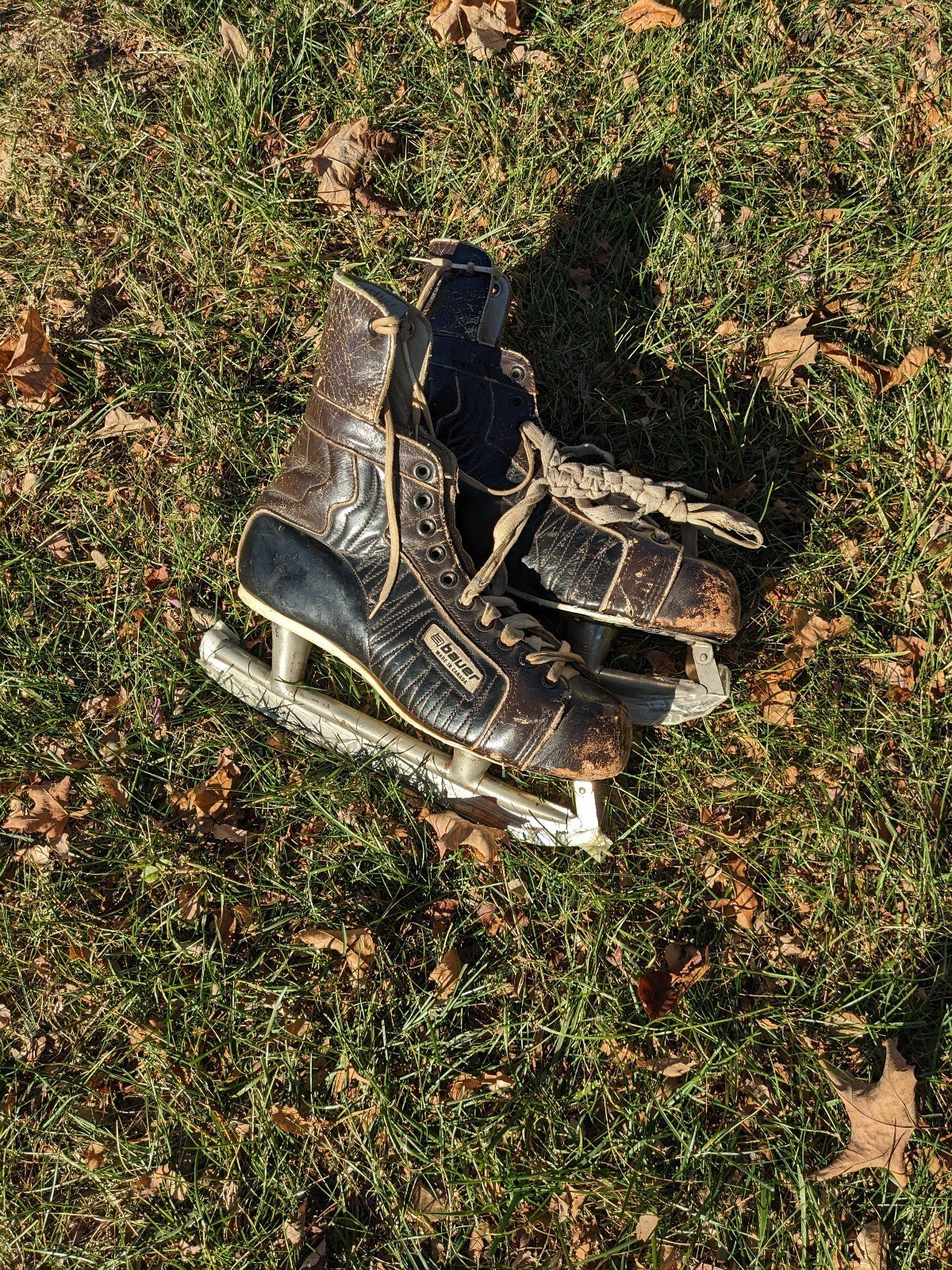 Vintage hockey skates Bauer made in Canada leather unsized
