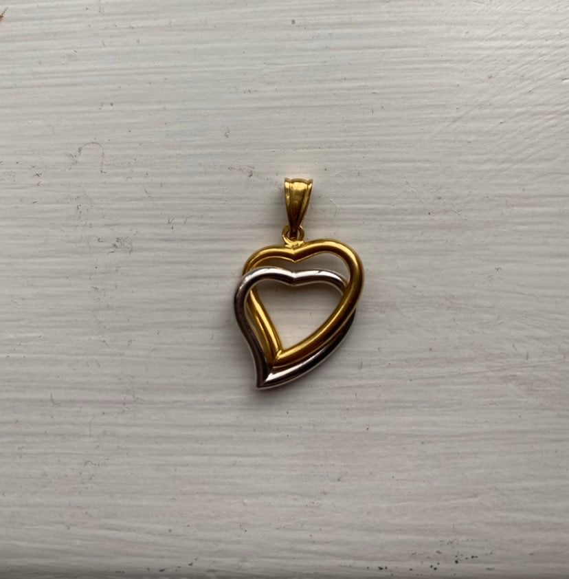 22k gold heart pendant