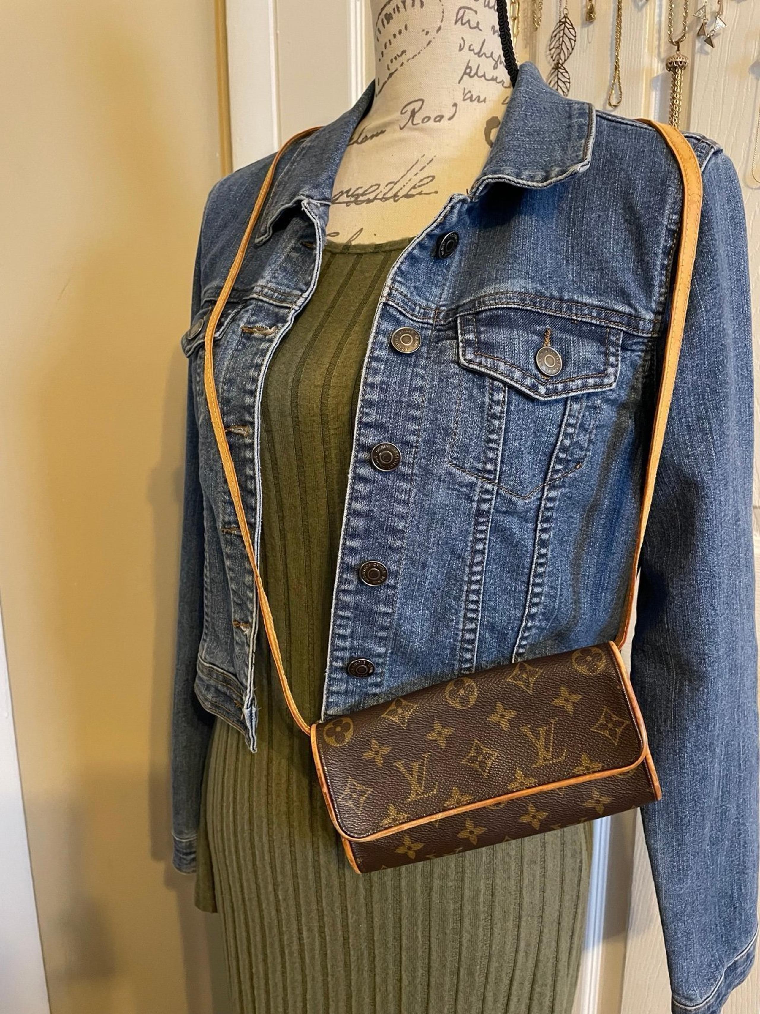 Authentic Louis Vuitton pochette Twin shoulder bag