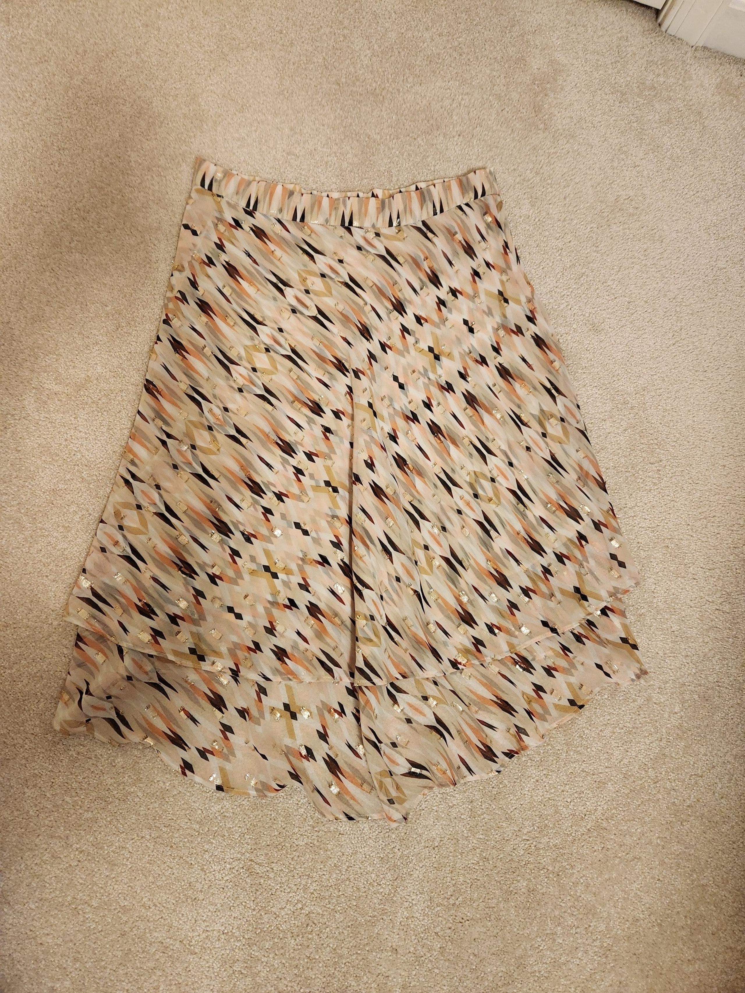 White House Black Market tiered skirt, size 4