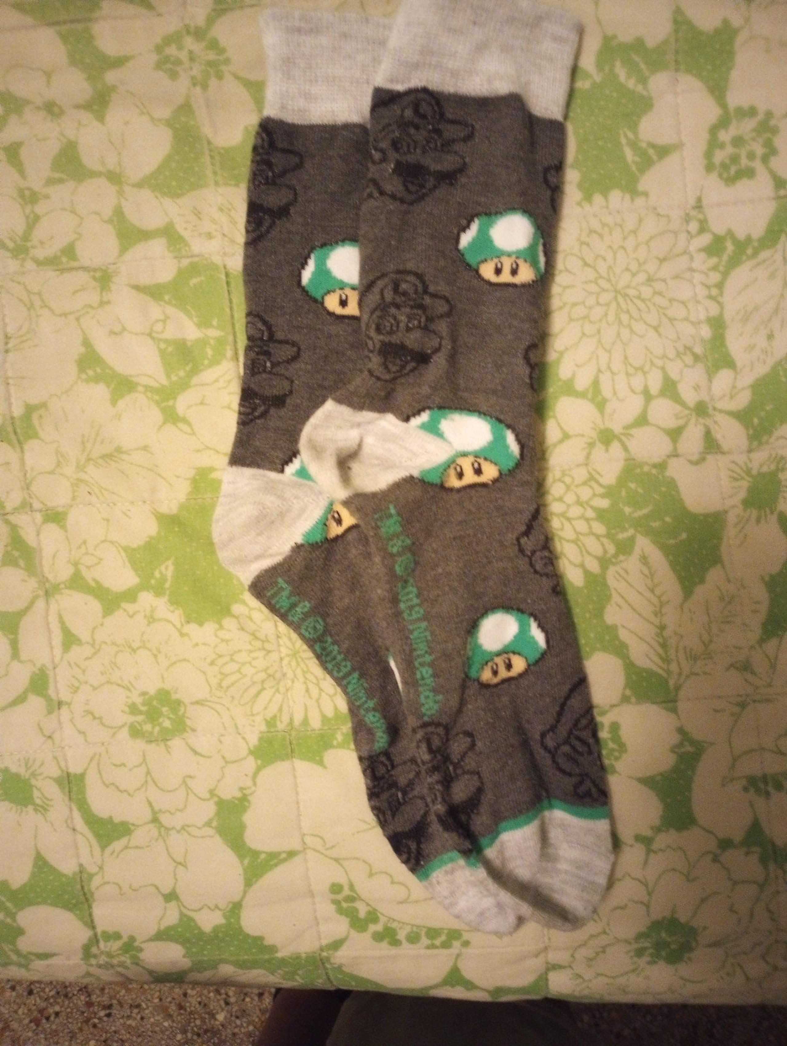 Super Mario Bros Luigi Men's Socks