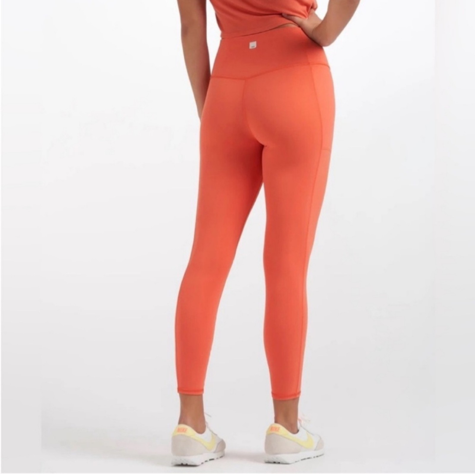Vuori peach salmon all the feels pocket Leggings