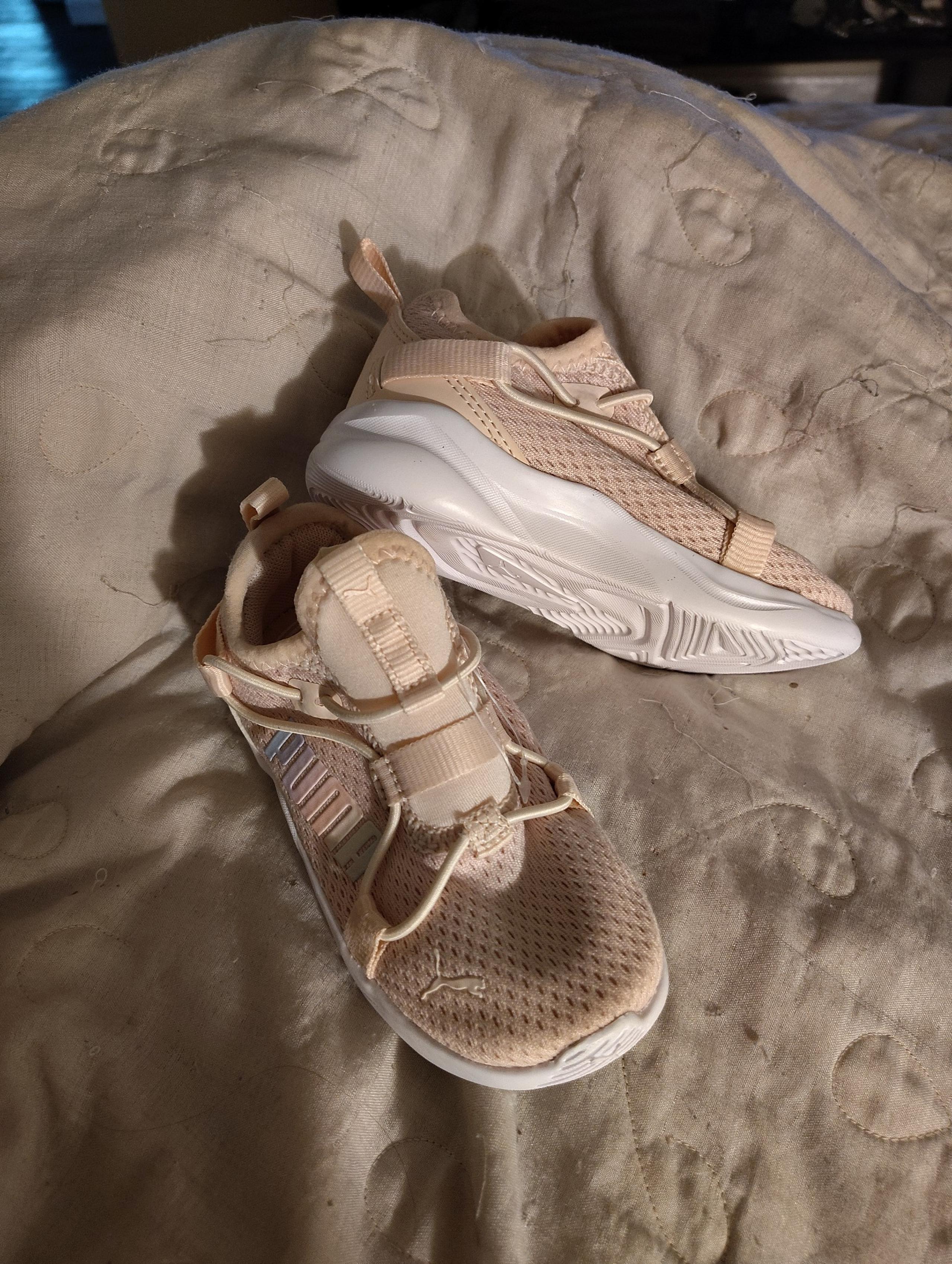 Puma pink girls tennis shoes new with tags size 8c
