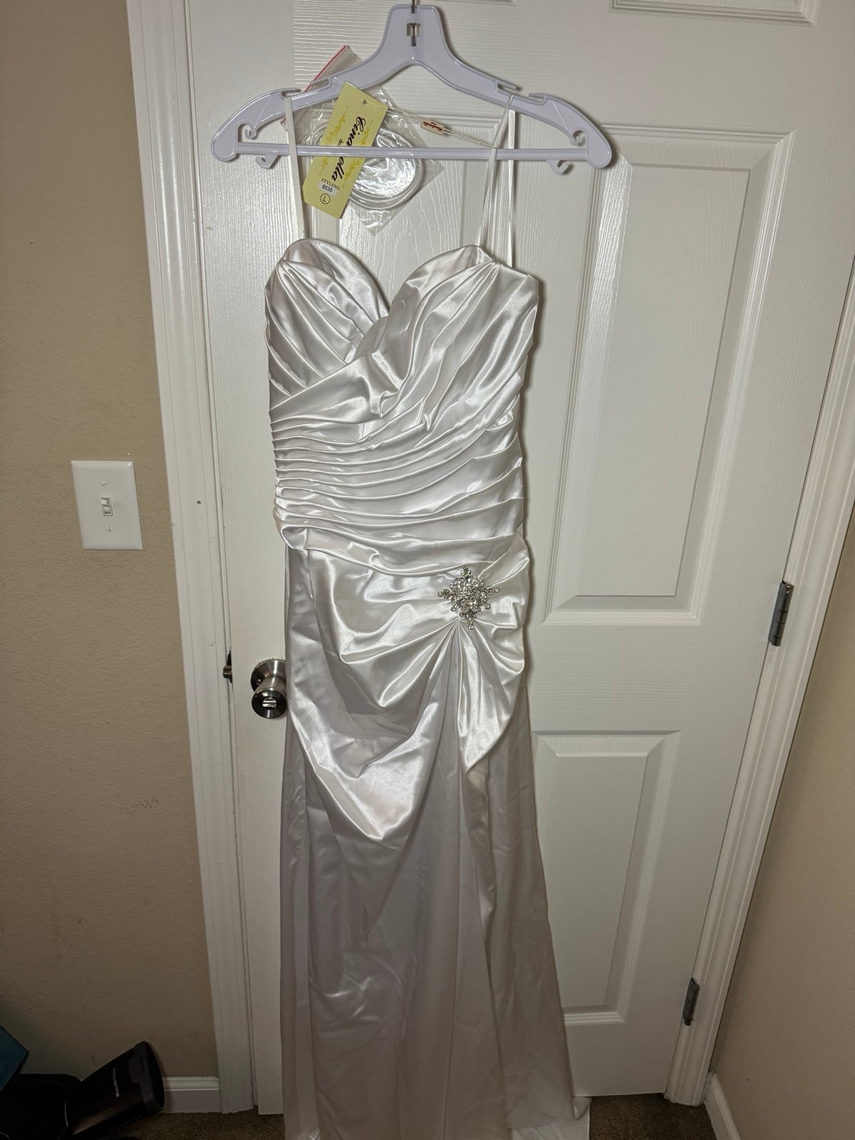 White Prom Dress NWT Sz L Cinderella