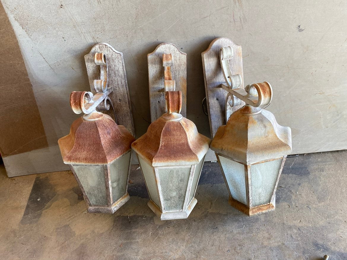 Antique outdoor accent lanterns