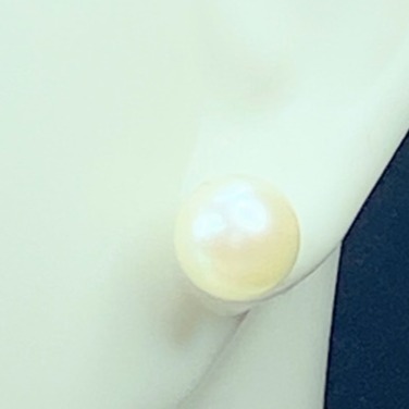 14K yellow gold 8.4mm Akoya Pearl earrings 2.3gm JR7974