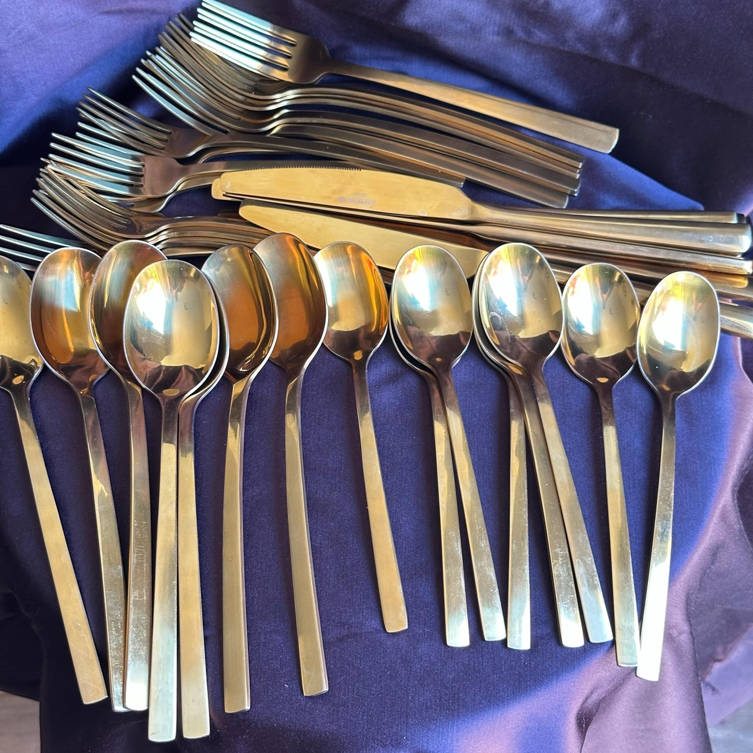 Flatware Elegant Cutlery Set golden color 35 pcs