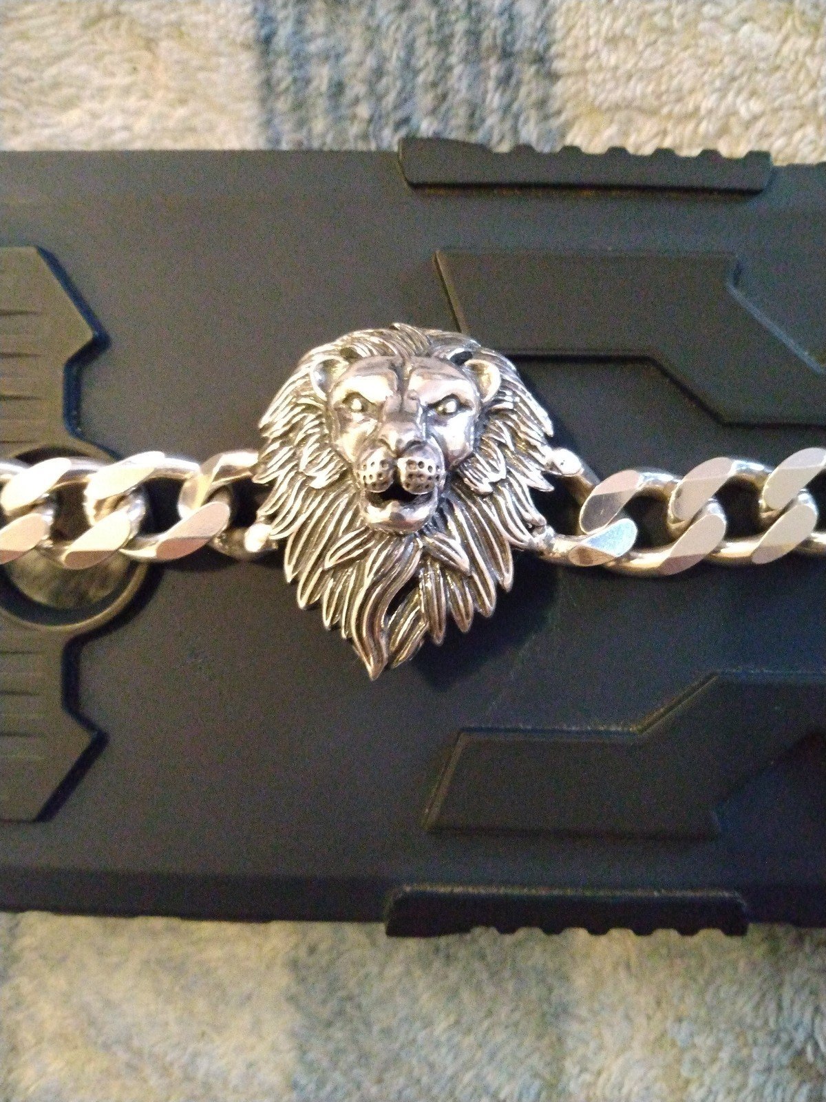 Very Heavy and Solid Sterling Silver Lion Head bracelet 8in 53grams!!!!