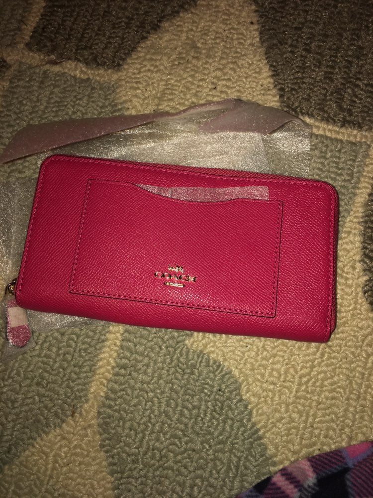 Coach Wallet cranberry large