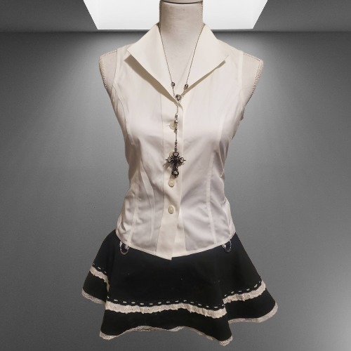 Horror game protagonist button up down sleeveless top in white size s 4