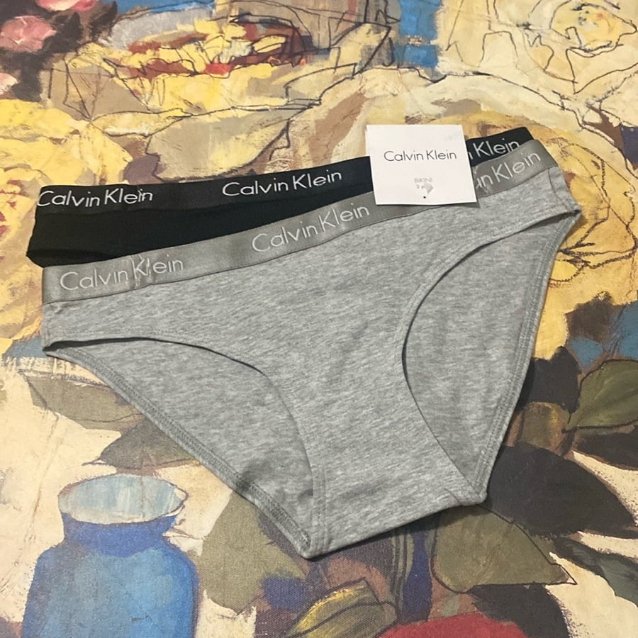 2 Pairs of Calvin Klein bikinis (size:S)