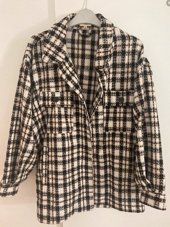 Lady's second-hand shirt