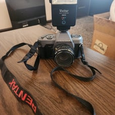 Vintage Pentax P30t 35mm SLR Film Camera w/ Vivitar Auto Thyristor
