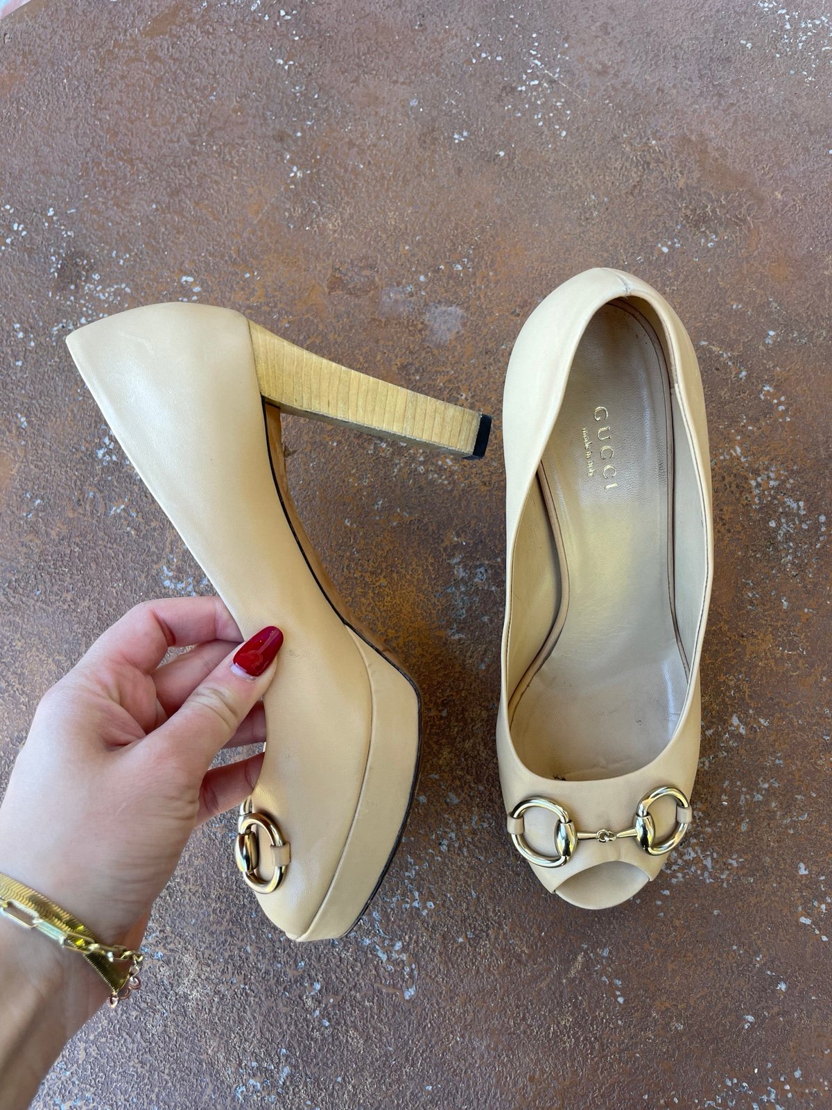 Gucci 283968 cream Leather Peep Toe Pump