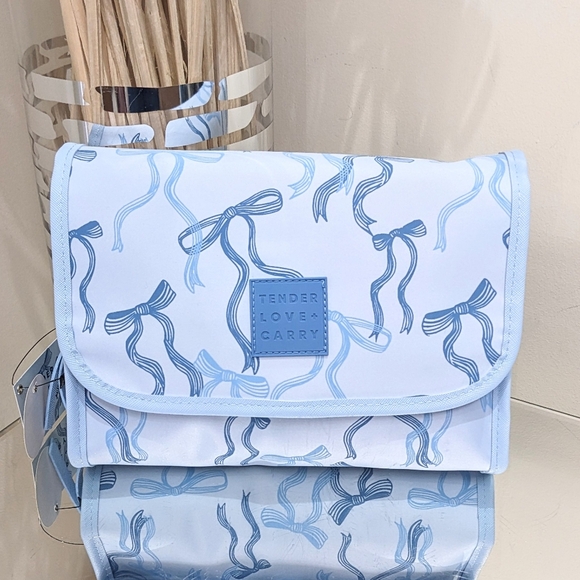 NEW Tender Love + Carry Fold Over Toiletry Weekender Cosmetic Bag