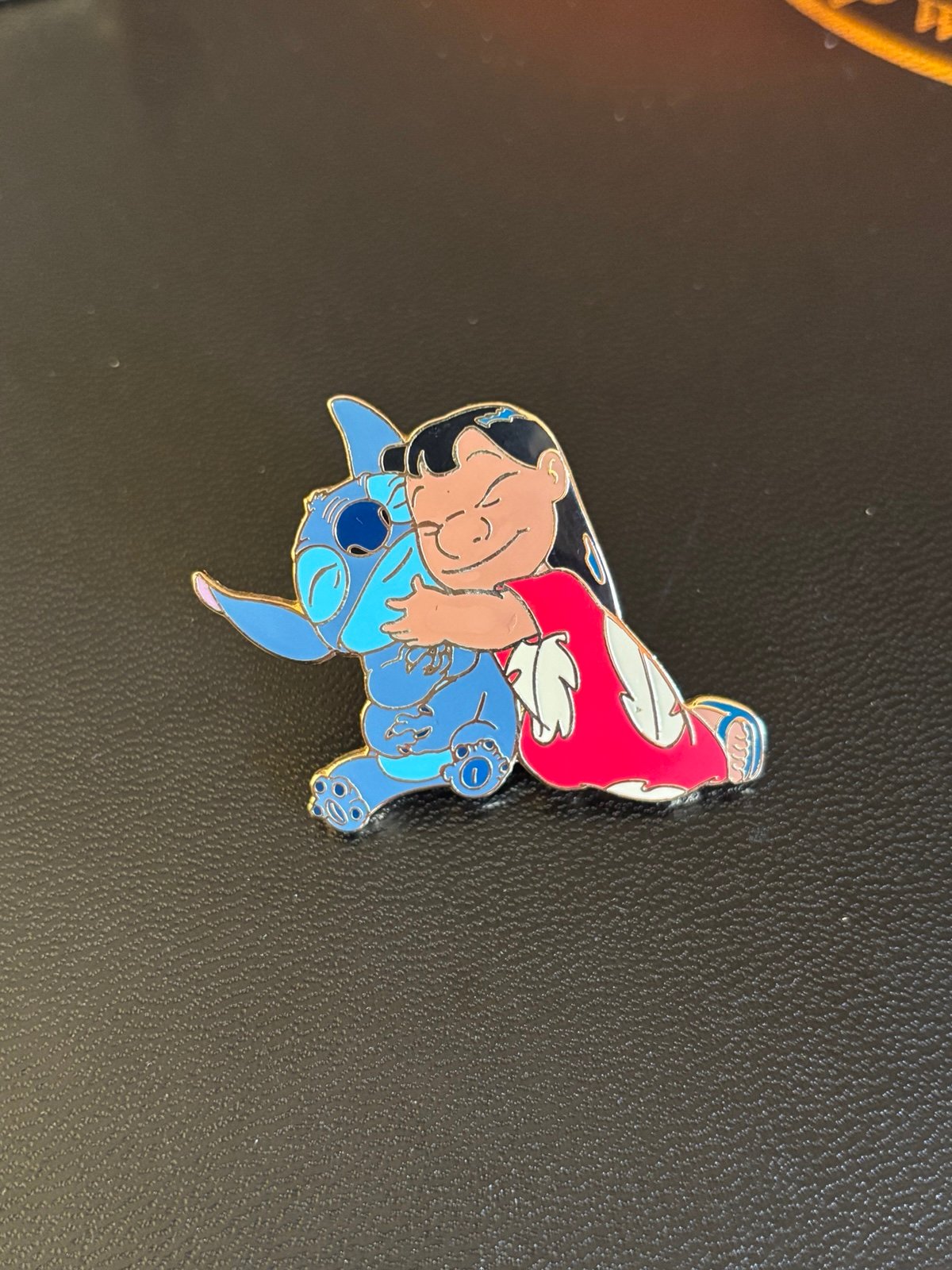 Lilo and Stitch Hugging Rare Vintage 2004 Disney Trading Pin