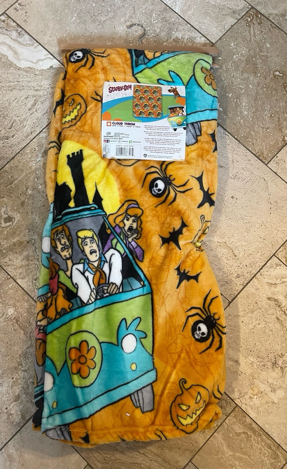 Scooby doo Halloween throw blanket