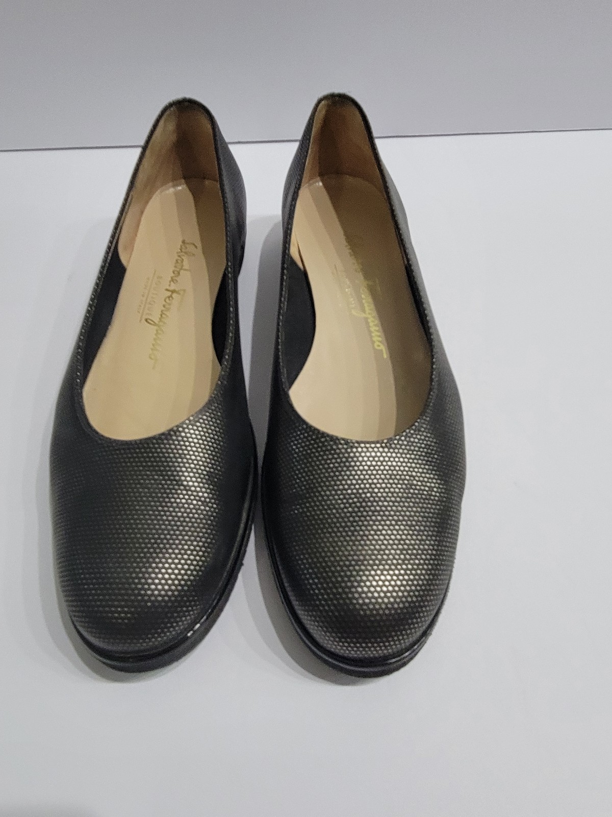 Salvatore Ferragamo Strana Women's Pre-Owned Flats Shoes Size 7.5 Black/Silver