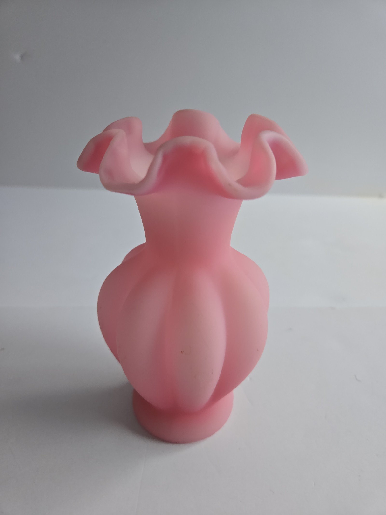 Vintage Fenton Pink Satin Melon Ruffled Vase