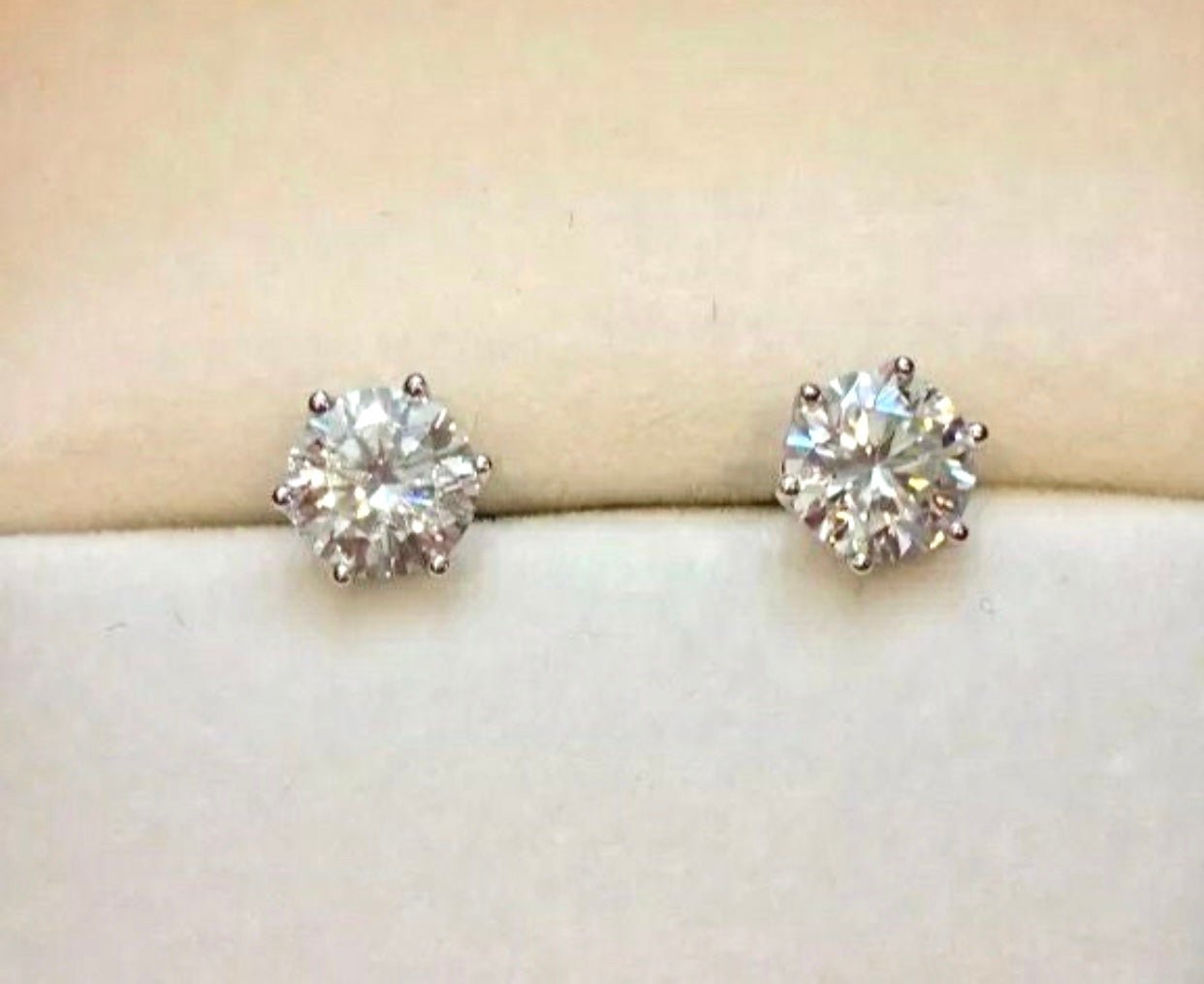 14k 1CT Moissanite Diamond Crown Stud Earrings