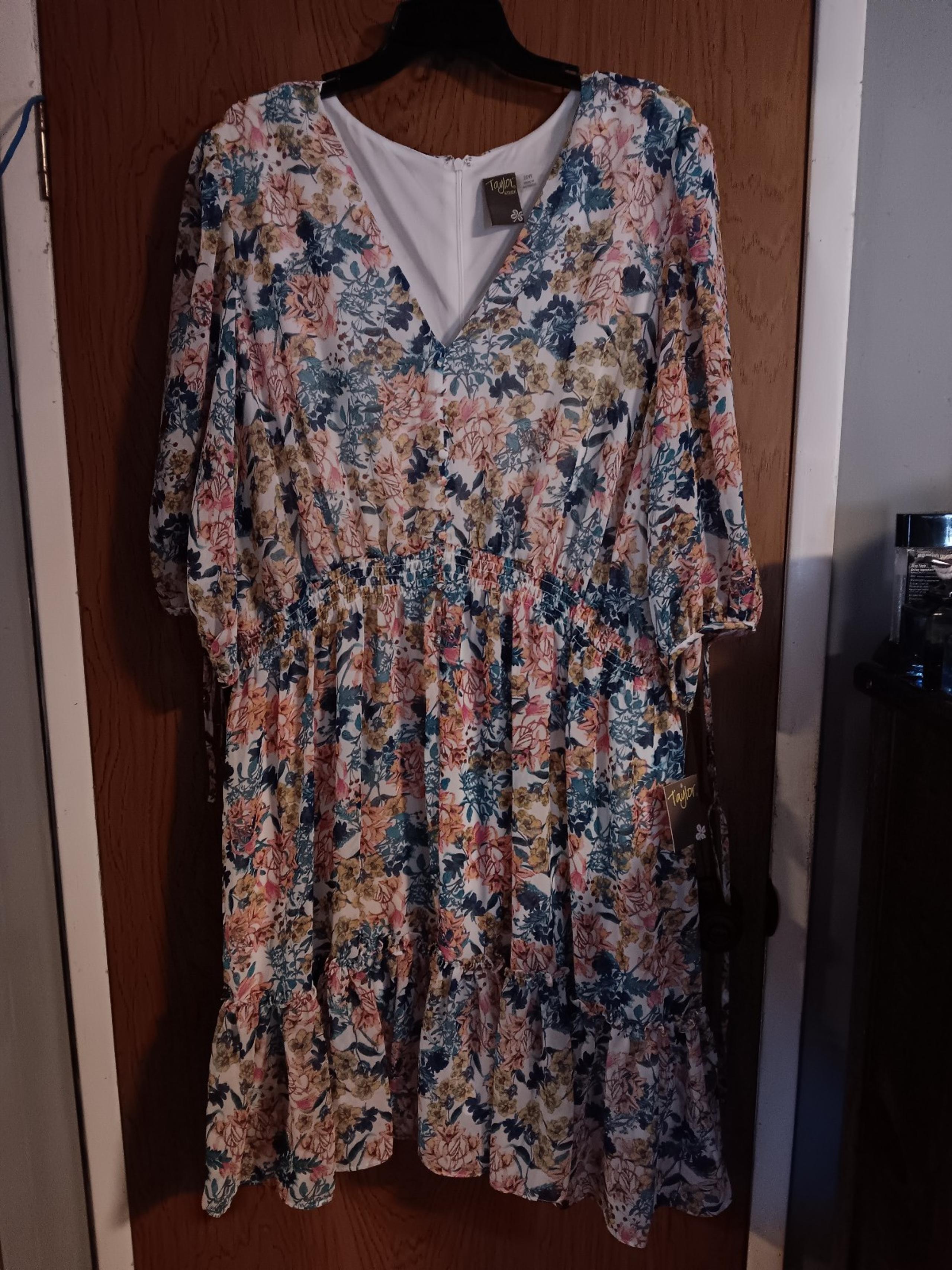 Taylor Woman Dress NWT