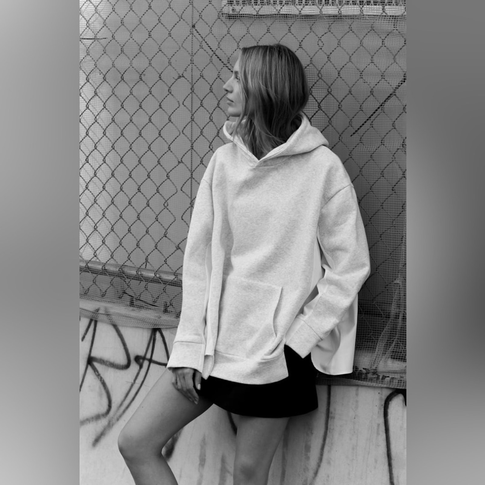 Zara Women’s Grey and White Hooded Sweatshirt Size M NWT
