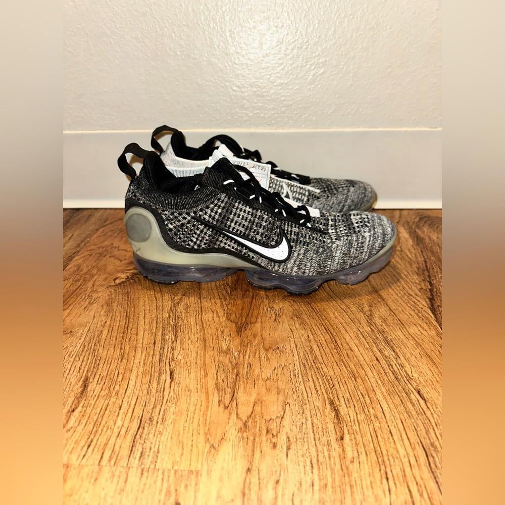 Nike Air VaporMax 2021 FK Oreo (Women's) Sample