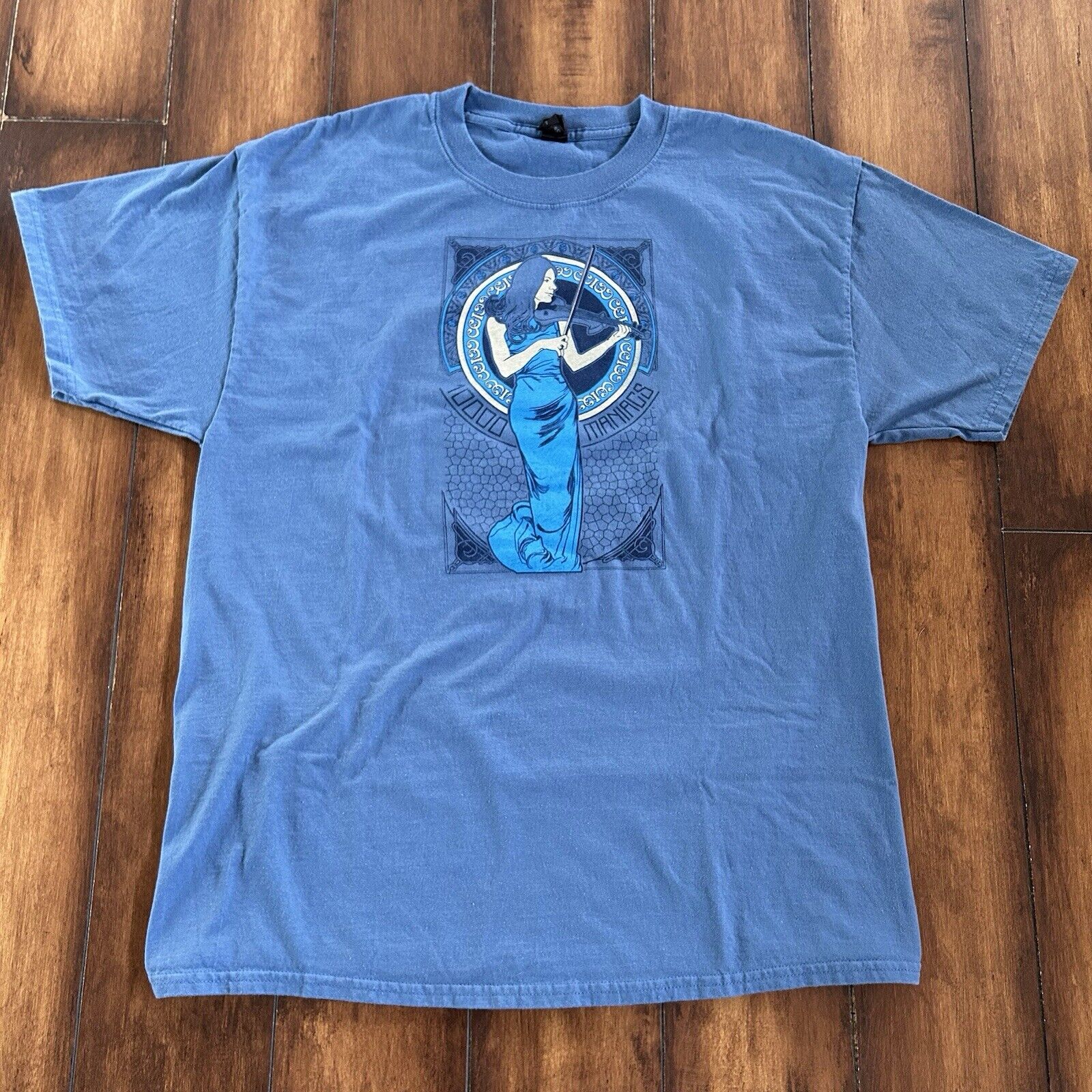 10,000 Maniacs T-Shirt Size Large Playing Favorites Band Concert Tee Blue