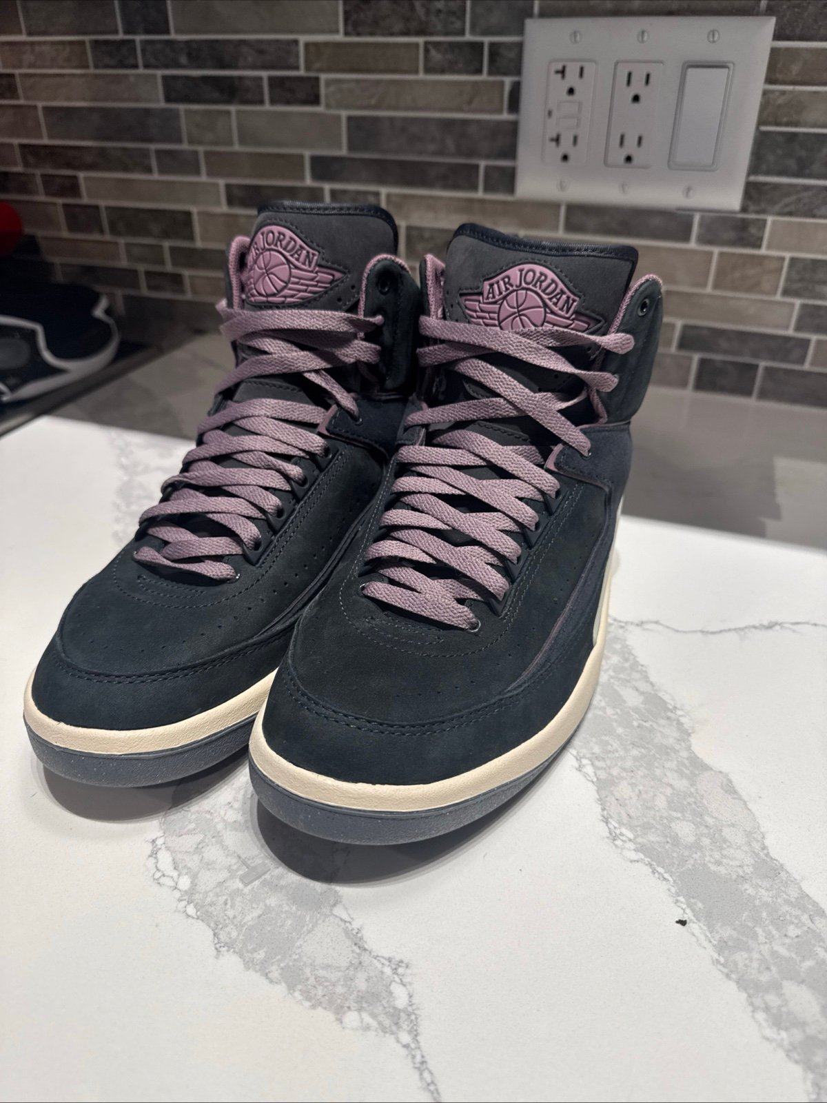 Nike Air Jordan 2 Retro Off Noir Black Mauve Womens Size 11.5 /Mens 10 like new