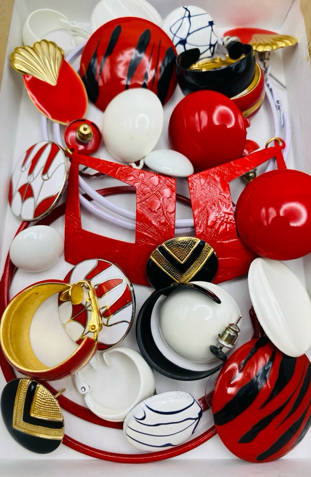 Earrings Vintage Retro Mod Black and White Red Enamel 80s Glam Women’s Lot
