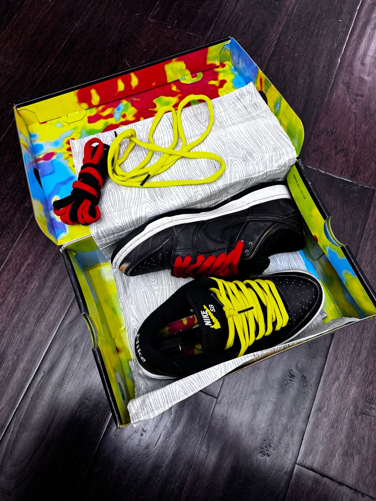 RARE AUTHENTIC Nike SB Dunks CIVILIST w/Special color changing box also.