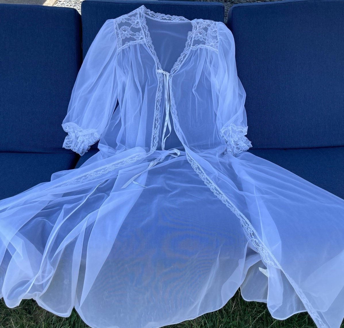 vintage 70s Val Mode white Robe size M