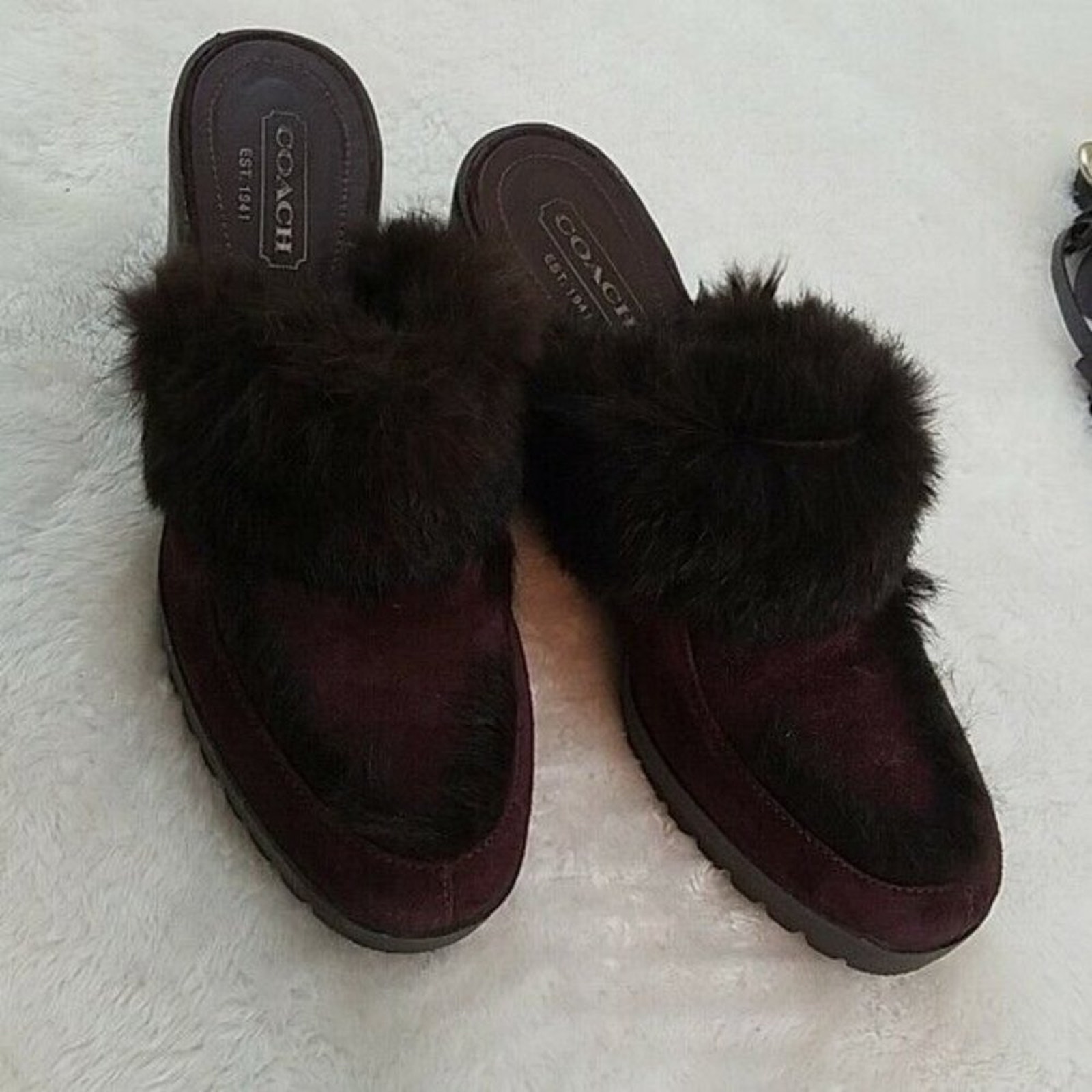 Coach Kaela Size 8 Burgundy Suede Rabbit Fur Wedge Mules