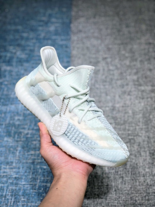 Yeezy Boost 350 V2 FC8366