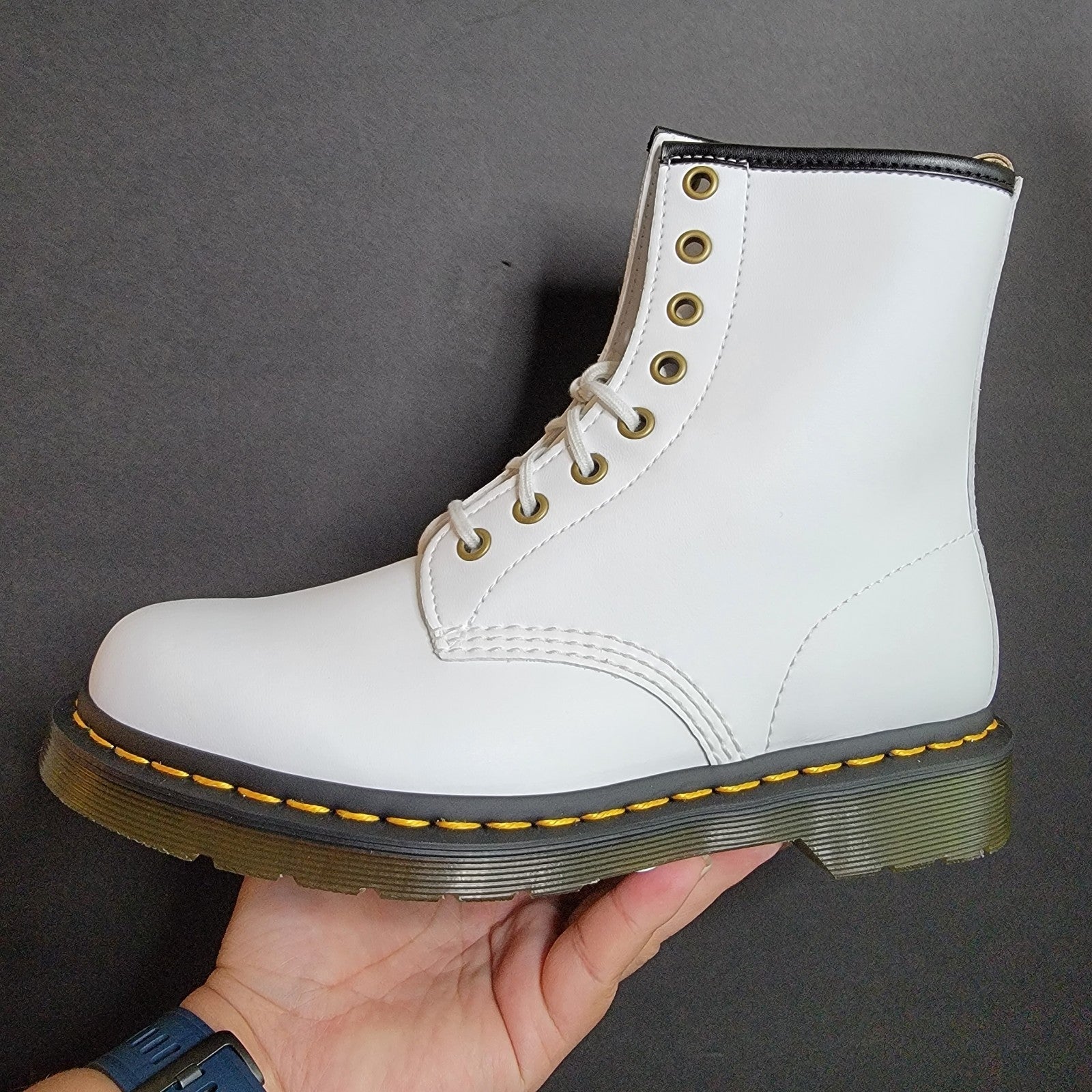 Dr. Martens 1460 Womens's Leather Lace up Boots White Size 7 US New