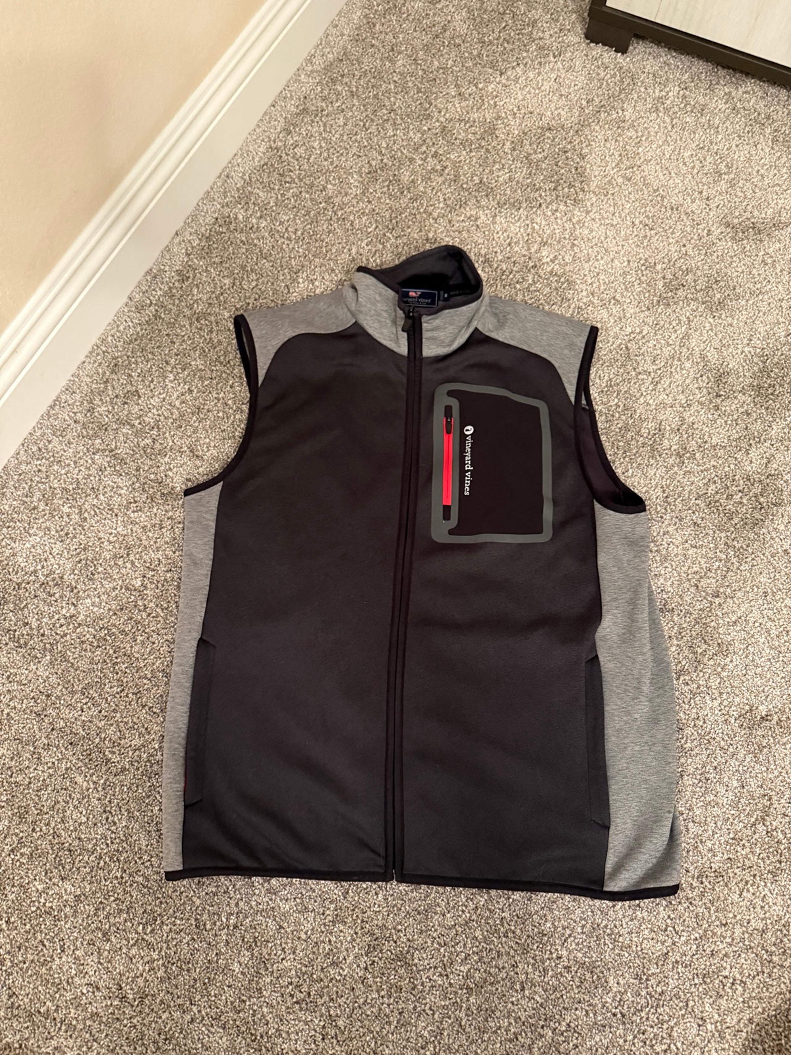 Vineyard Vines Men's Performance Black and Gray Vest