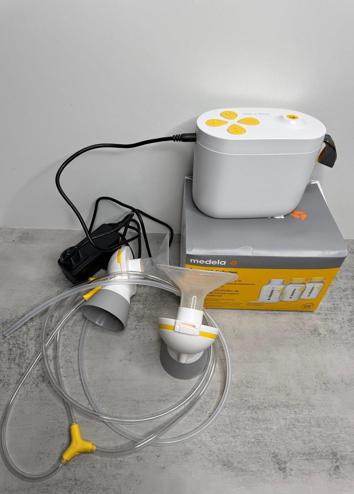 Medela Pump In Style with MaxFlow Double Electric Breast Pump