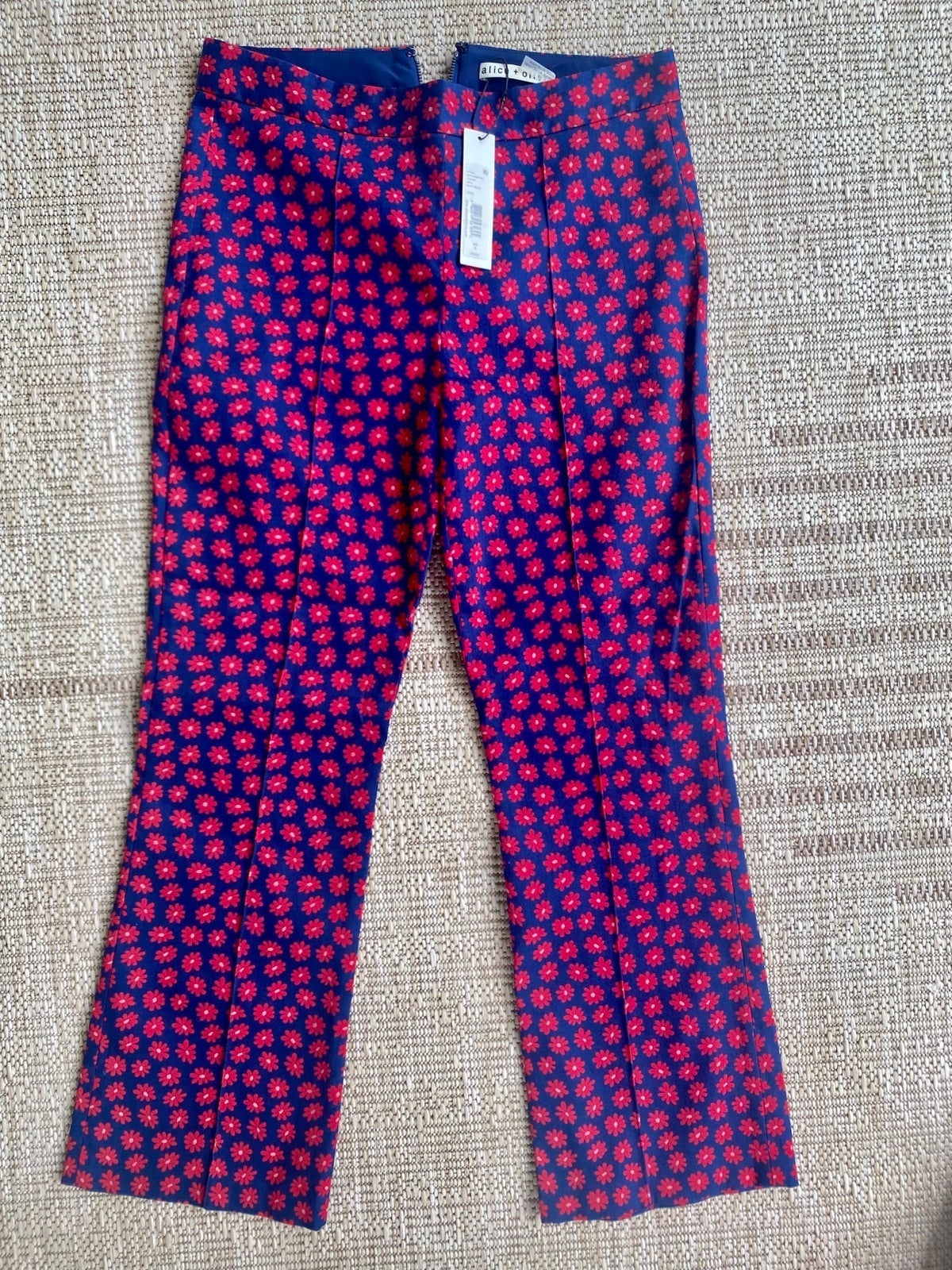 NWT Alice + Olivia blue and red Straight leg floral print pant in size 0
