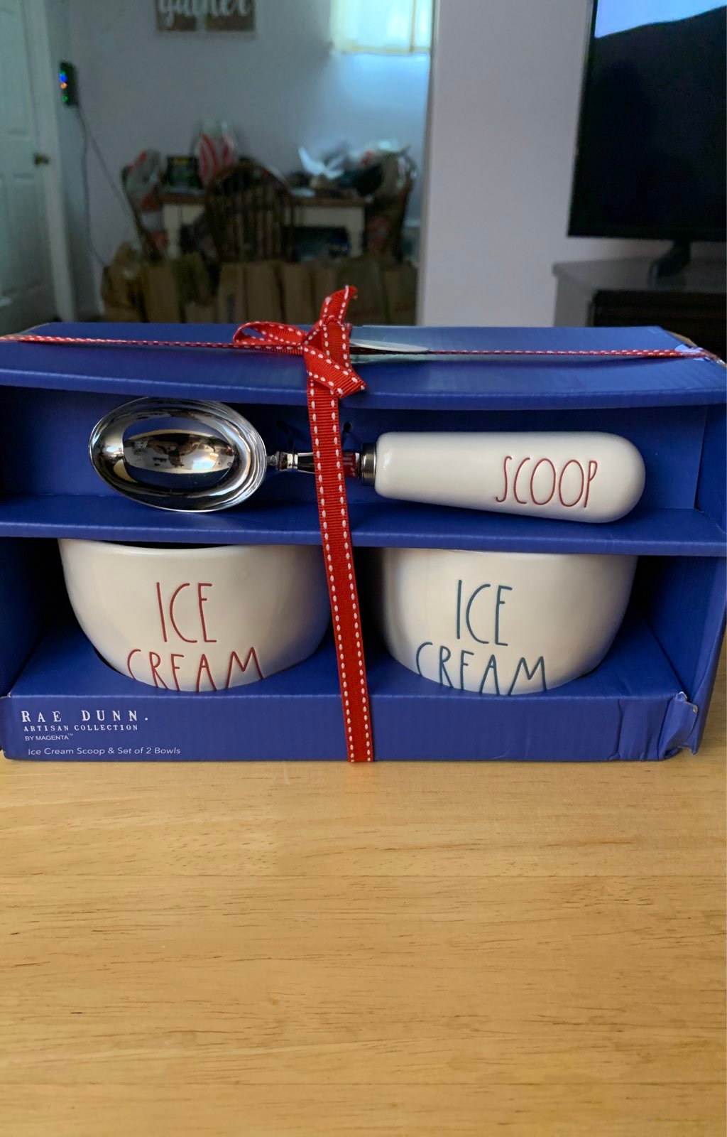 Rae Dunn ice cream bowls and scoop