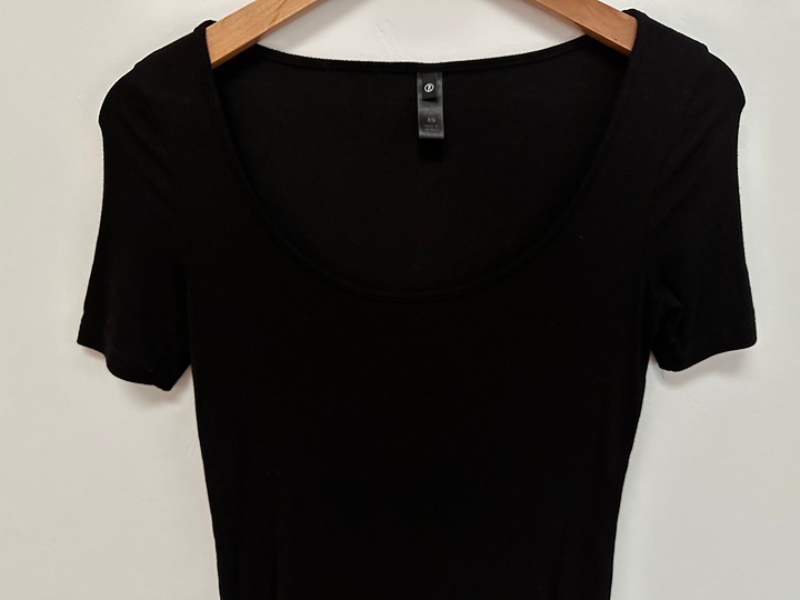 Ag Adriano Goldschmied Black Scoop Tshirt - Sz XS Originally 99 Barely worn.