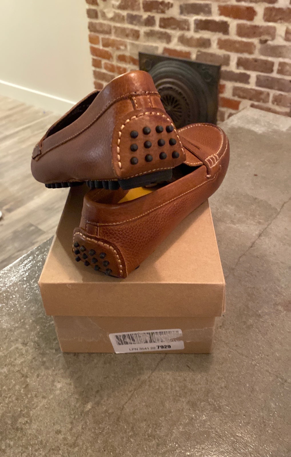 Mens Cole Hana air grant penny loafer 9M. Tan grain