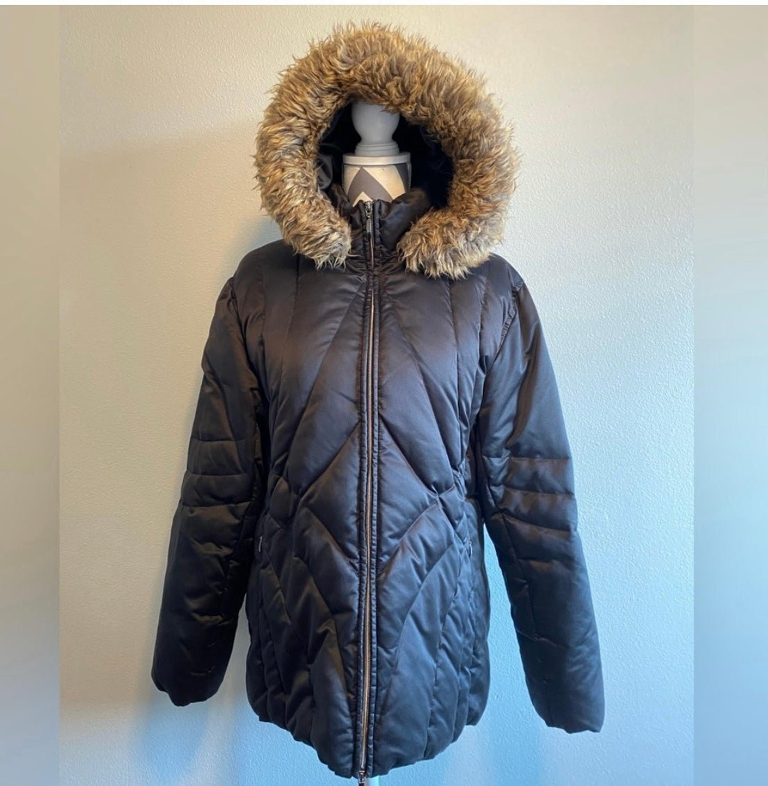 A.N.A~ Women’s Hooded Warm Quilted Down/ Puffer Winter Jacket Detachable Hood XL