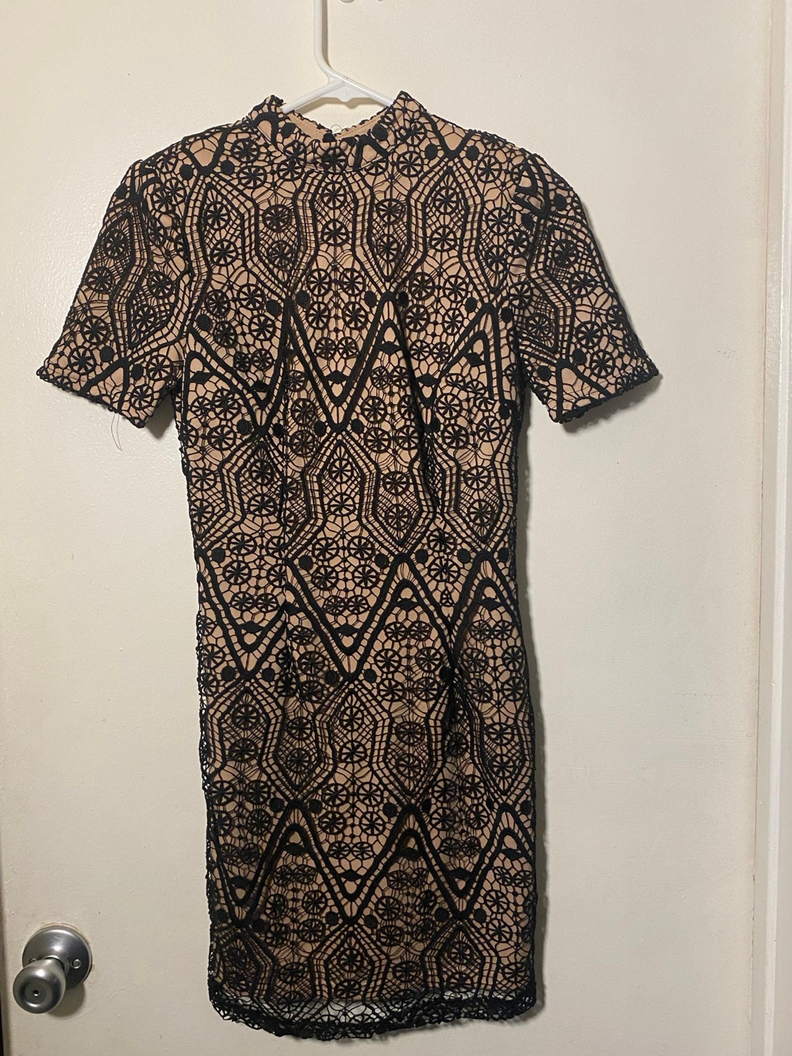Forever 21 Women’s Black Crochet Lace Open Back Dress - size Small