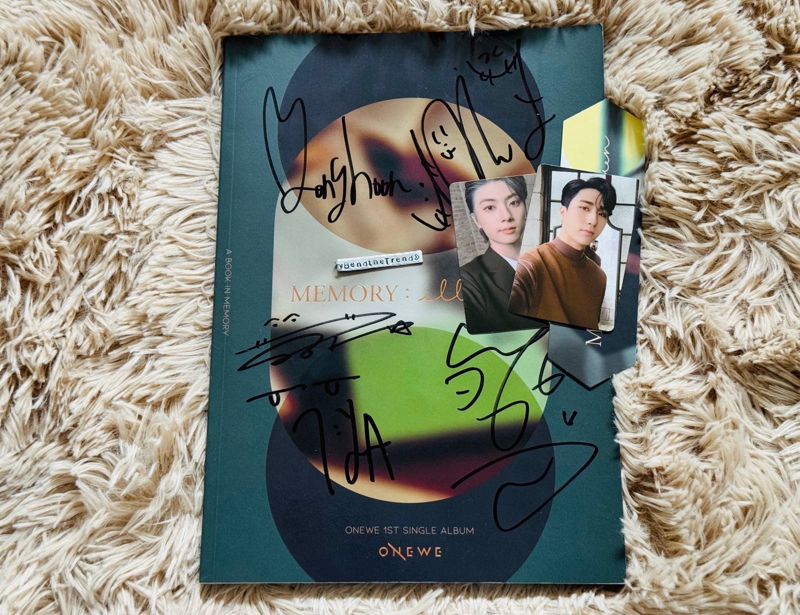 Rare OneWe “Memory: Illusion” PROMO Album Signed by ALL MEMBERS + MESSAGE Kpop