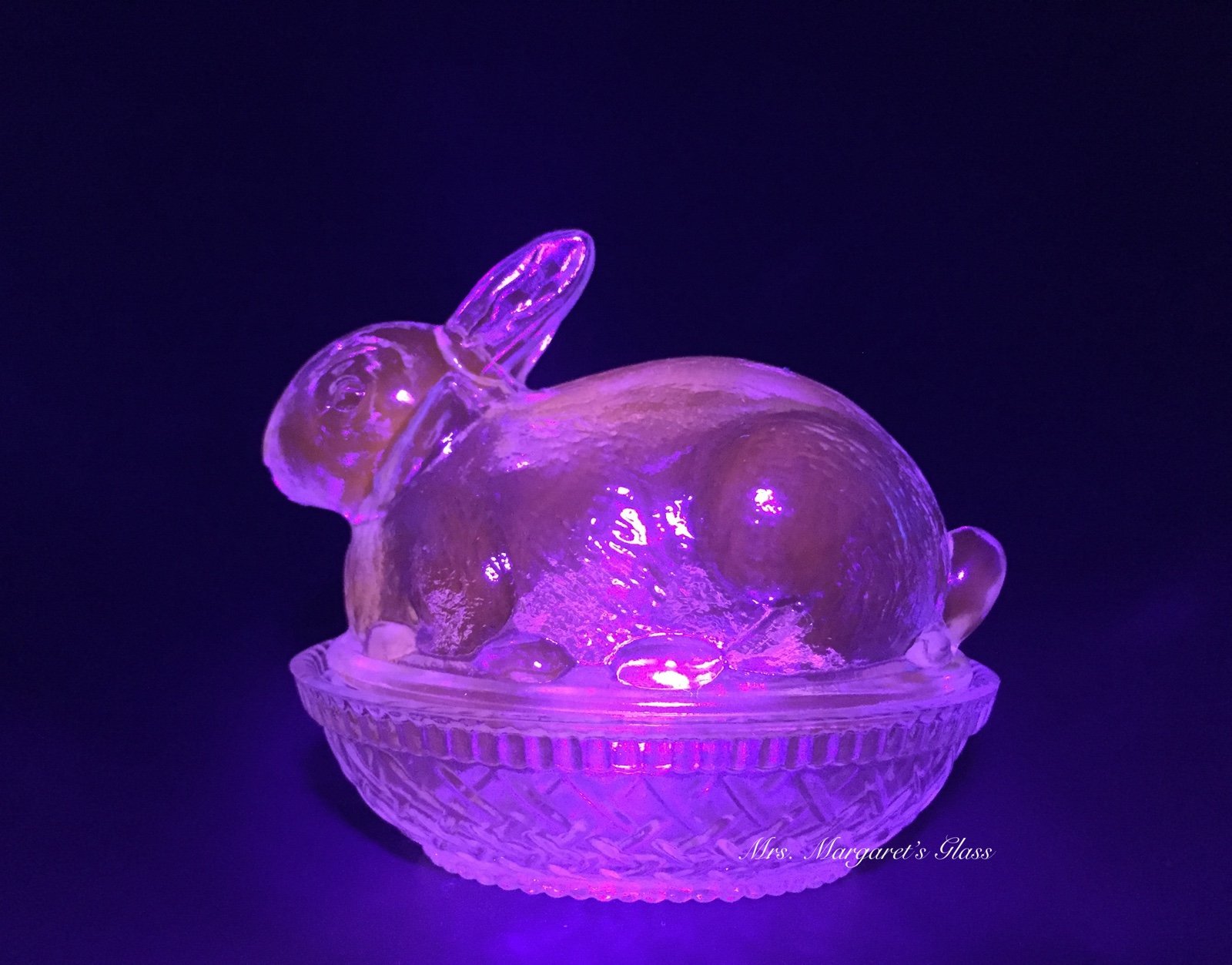 Wilkerson Glass Stardust Blue UV Glow Bunny Rabbit On Basket