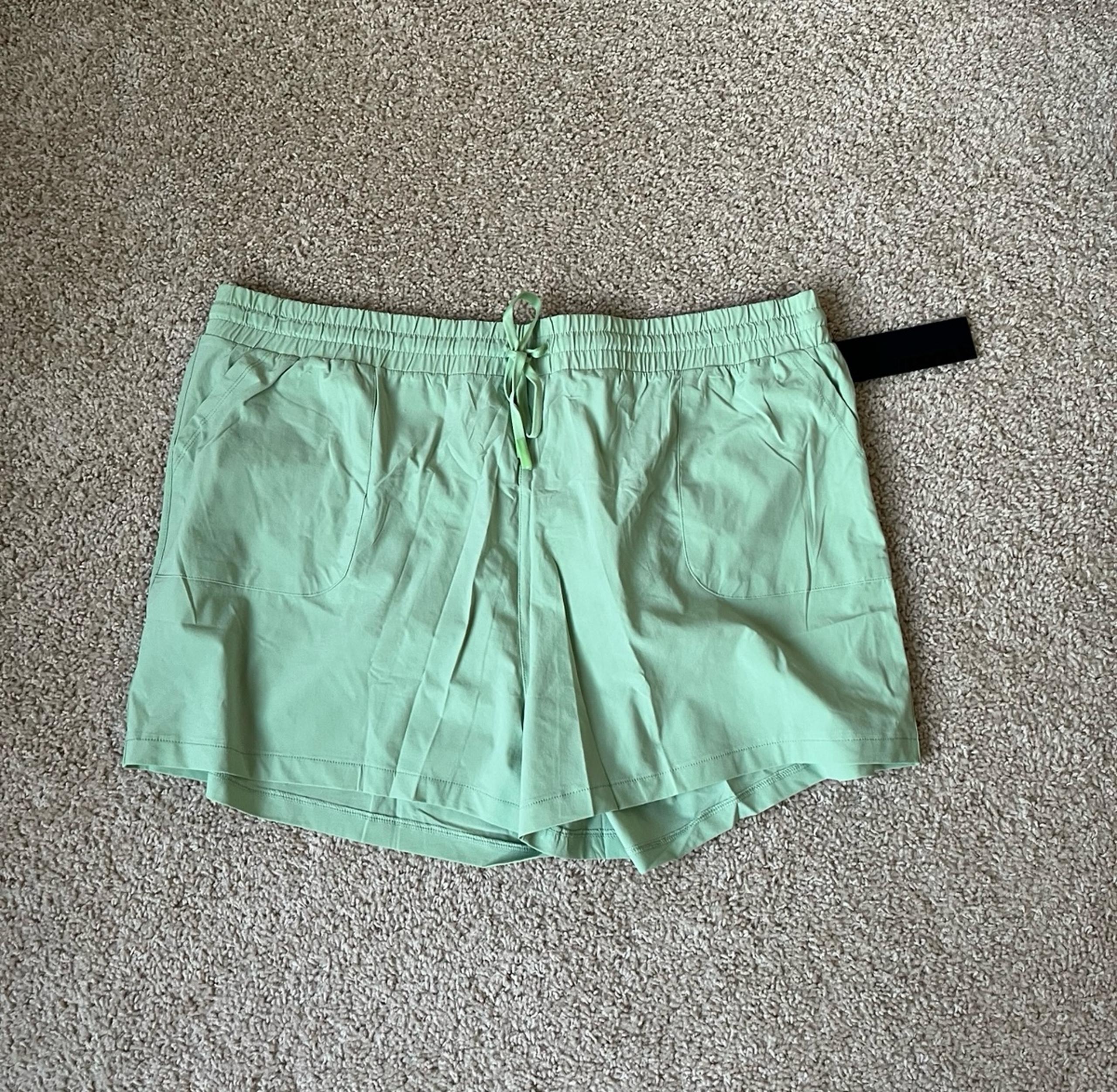 Mono B Lime Green Athletic Shorts Lightweight Design in size 3x  NWT